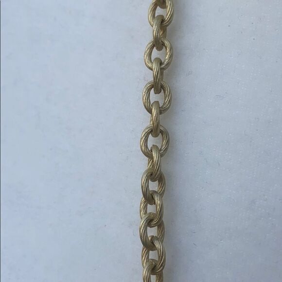 Long gold tone key and faux pearl necklace - Picture 5 of 6